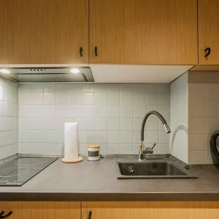 Legendary Women's Apartment *